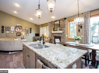 806 Germain Ln, Hudson, WI 54016