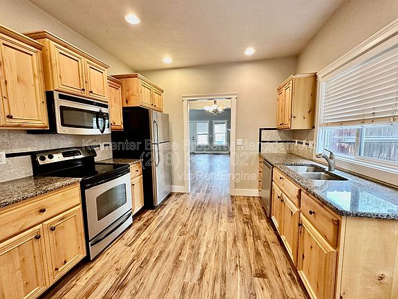 5th image of 2225 S Dorothy Ave