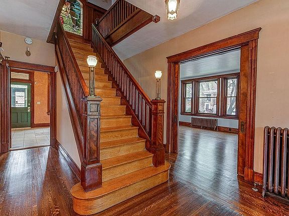 3rd image of 4735 Glenway Ave
