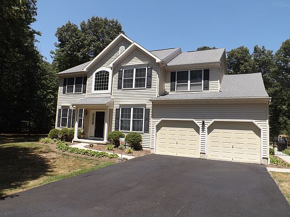2nd image of 10 Jasmine Dr