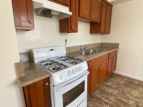2nd image of 434 W Dryden St APT 9