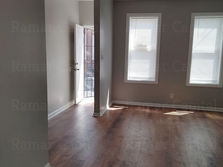 609 Henry St — Photo 7