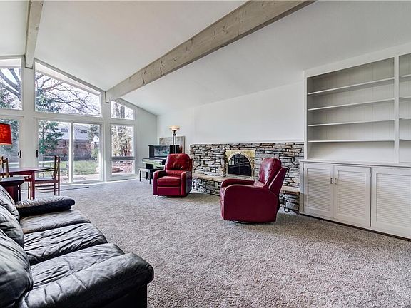 3rd image of 30209 Crestview Dr
