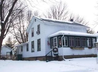 231 E Jackson Ave, Hampshire, IL