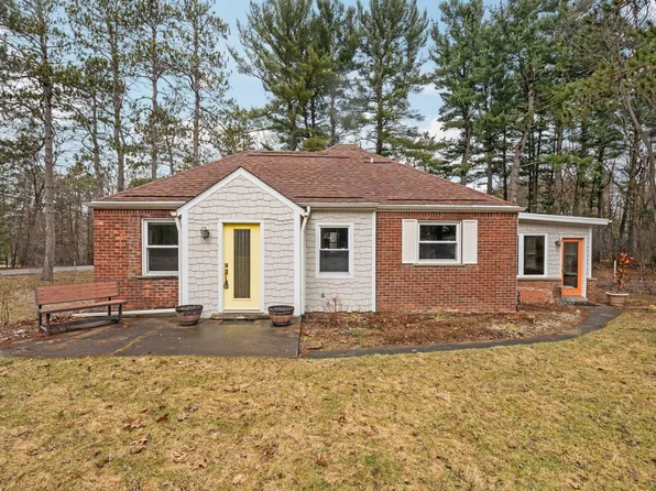 3486 Woodlea Dr, Ann Arbor, MI 48103