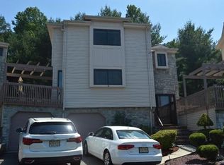 6 Periwinkle Ct, East Brunswick, NJ 08816