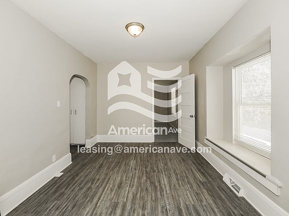 933320_004_living_room_14201152.jpg