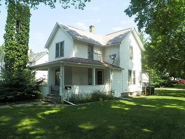 2nd image of 200 Linden St