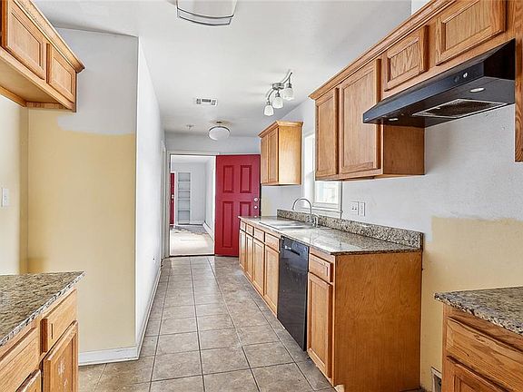 4th image of 4716 Perlita St