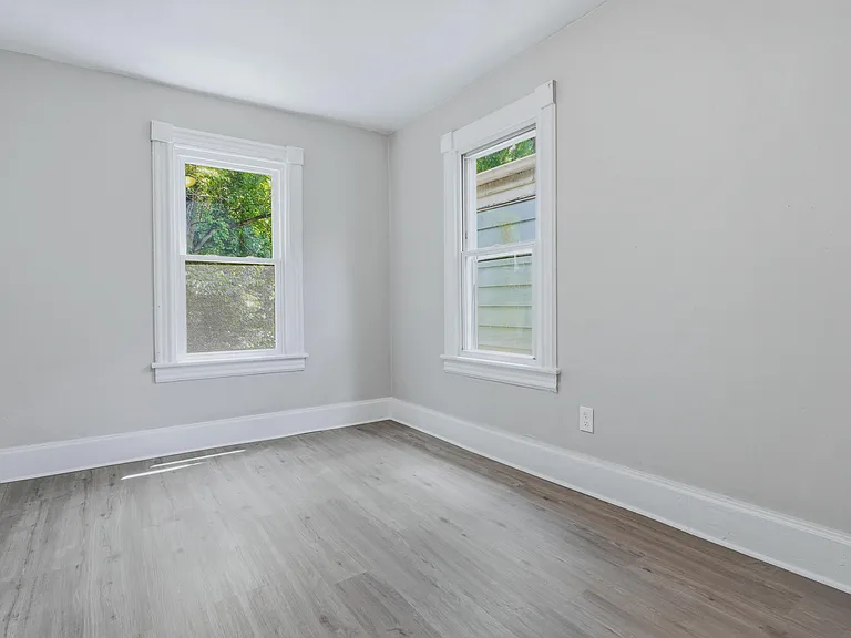 70 Van Deusen St — Photo 13