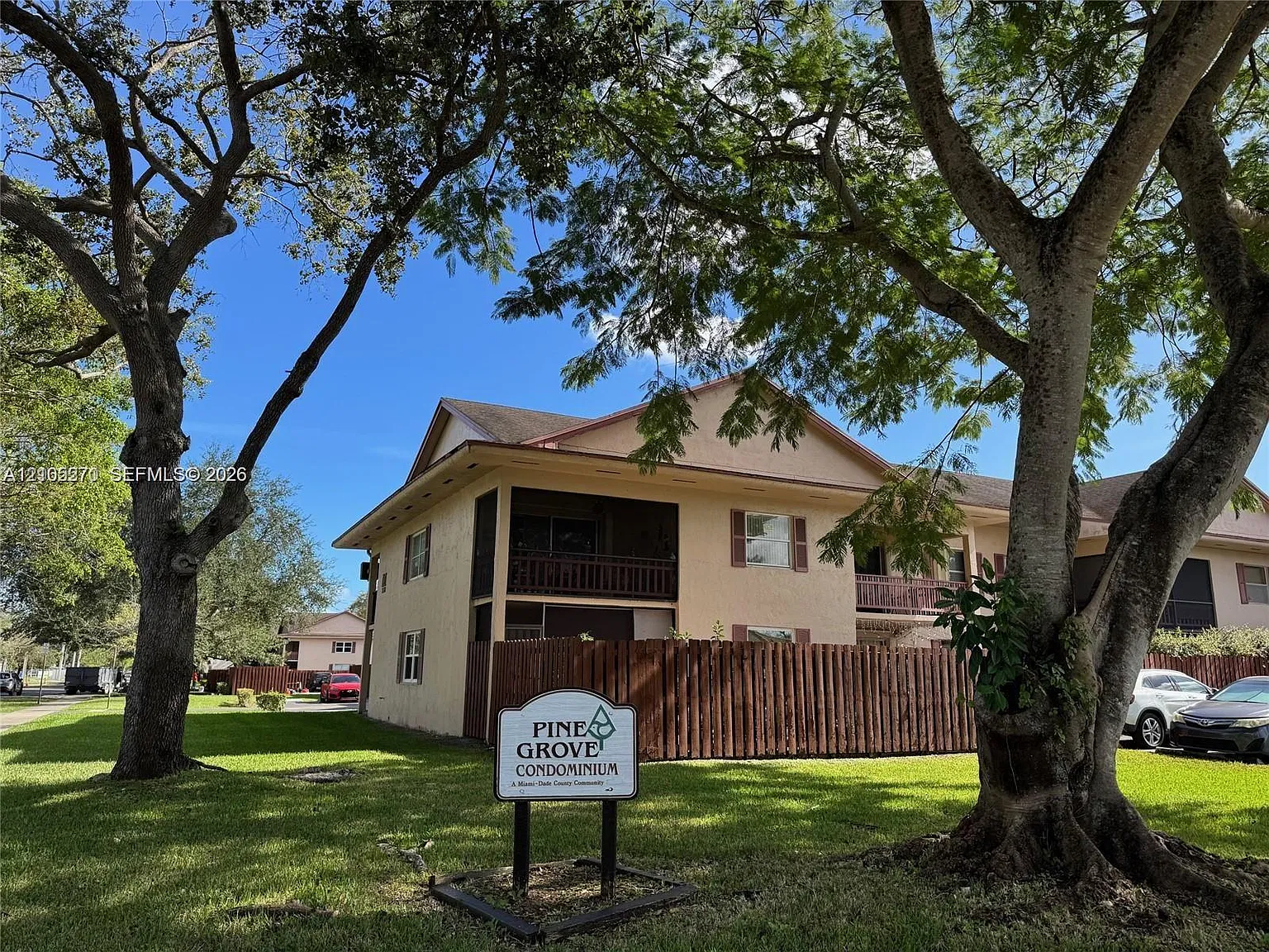 Pine Grove Condo — Photo 2