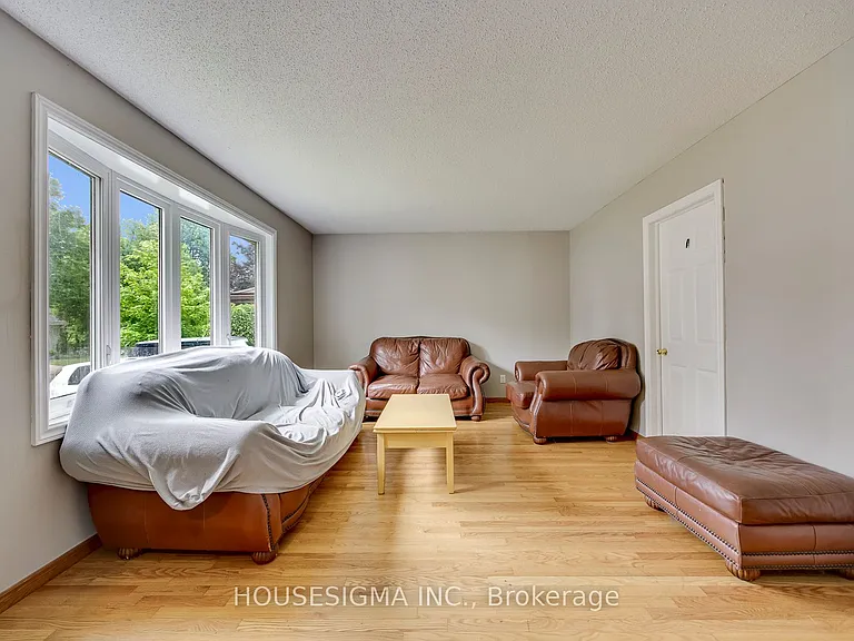 115 Scenic Wood Cres — Photo 5