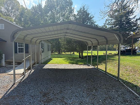 2nd image of 138 Maresca Dr NE