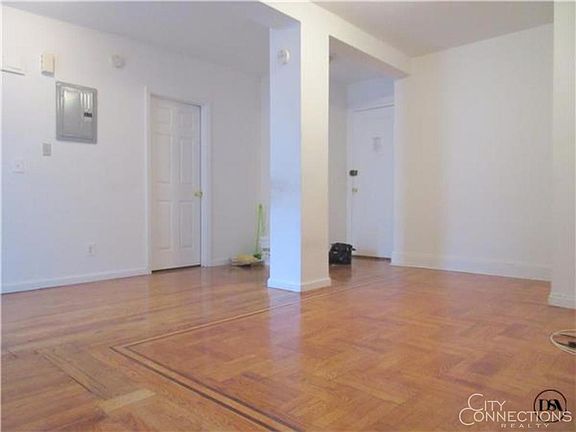 4th image of 2846 34th St APT 1F
