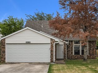 2216 Crestmeadow St, Denton, TX 76207