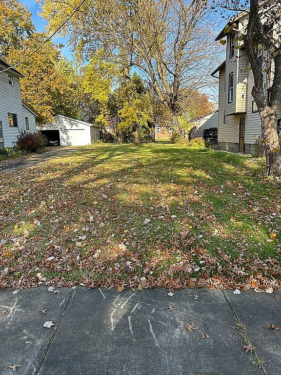77 Wilson Ave photo 1