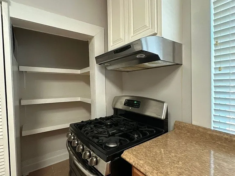 443 N Avalon St — Photo 11