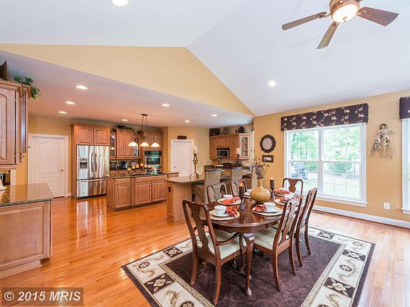 3rd image of 45 Alderwood Dr