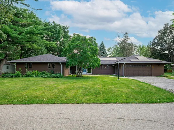 47 Briar Ln, Rockford, IL 61103