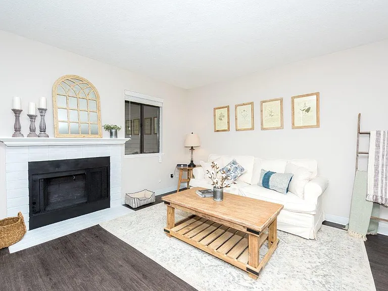 Townhomes with a View — Photo 10
