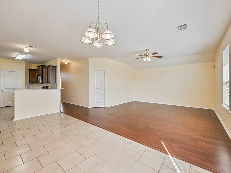 2508 Pioneer Bluffs Rd — Photo 22