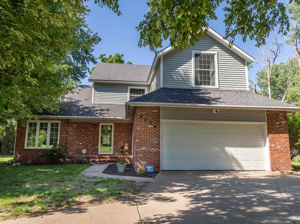 3009 N Ridgecrest Dr, Hutchinson, KS 67502