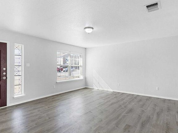5th image of 9679 Acadian Dr