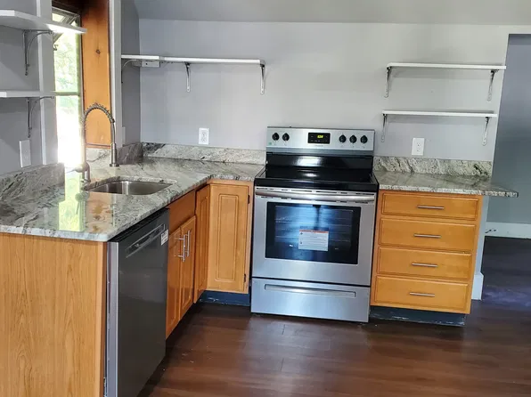 402 Kimball St #U2, Fitchburg, MA 01420