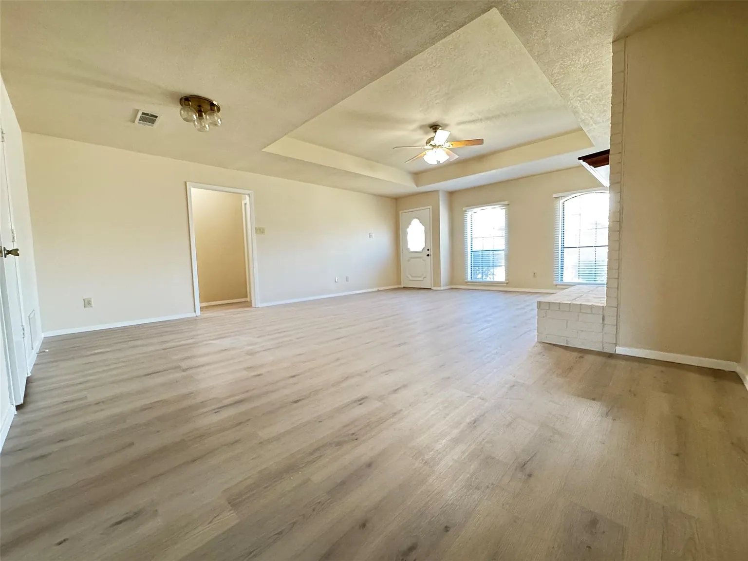 2 bed, 1272 sqft, $1,875 — Photo 4