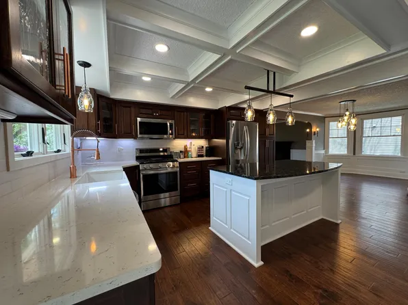 43 Central Ave W, Saint Michael, MN 55376