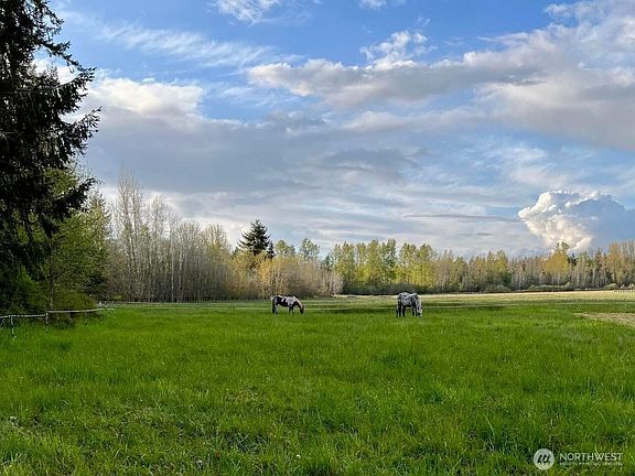 2nd image of 3925 Harts Lake Road S