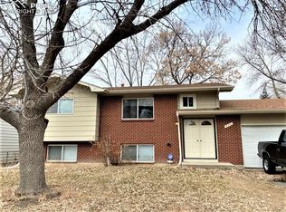 930 Drury Ln, Colorado Springs, CO 80911