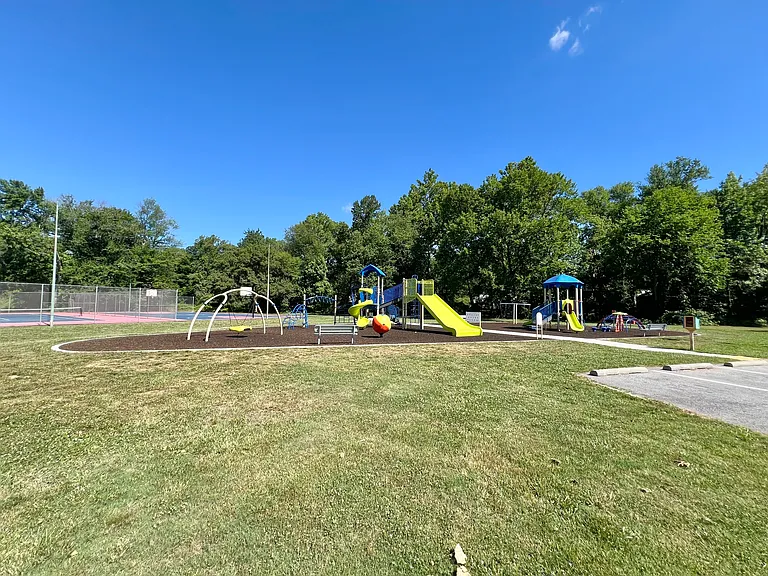 7617 Allendale Dr — Photo 59