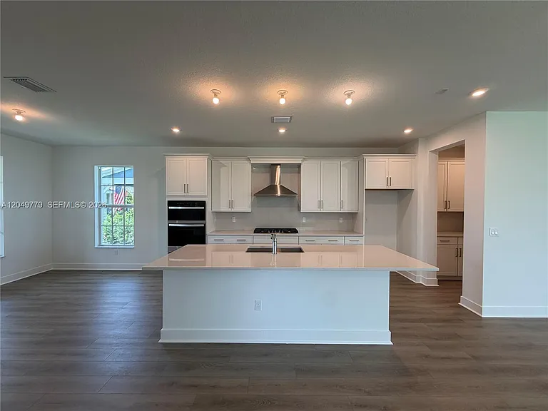 881 SW Bushel Trl — Photo 6