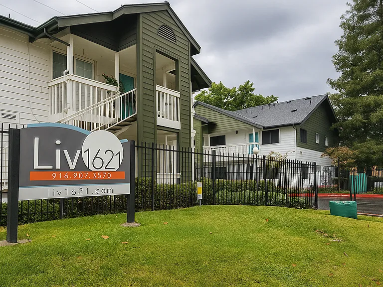 Liv 1621 Apartments — Photo 23