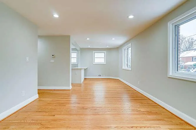 316 S Wayne St — Photo 4