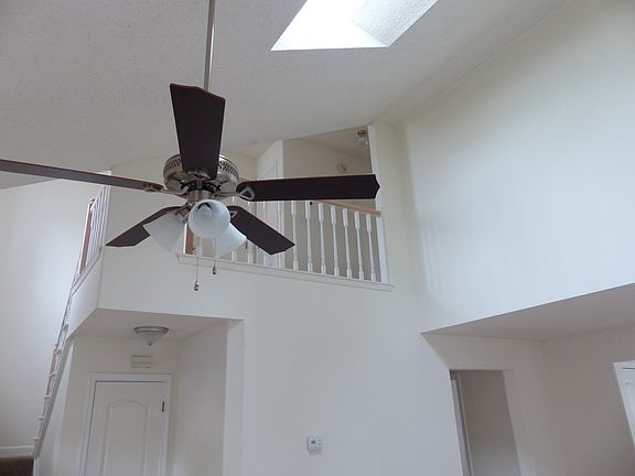 5th image of 723 Casper Ln