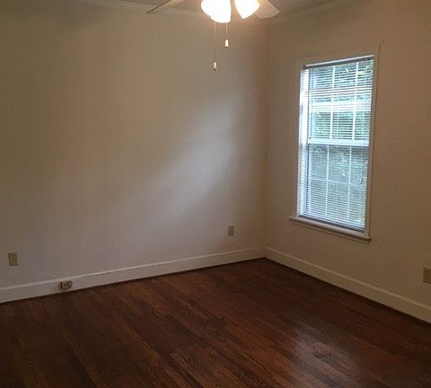 5th image of 104 E Cranford Ave