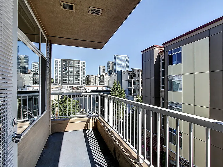 Courtyard Off Main — Photo 9