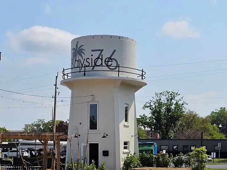 Locale at Lake Monroe — Photo 1