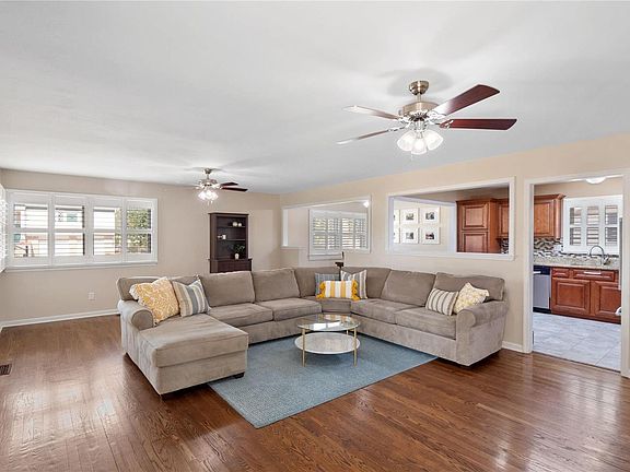 5th image of 3914 Coachella Dr