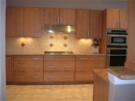 5th image of 550 Bay Hill Dr