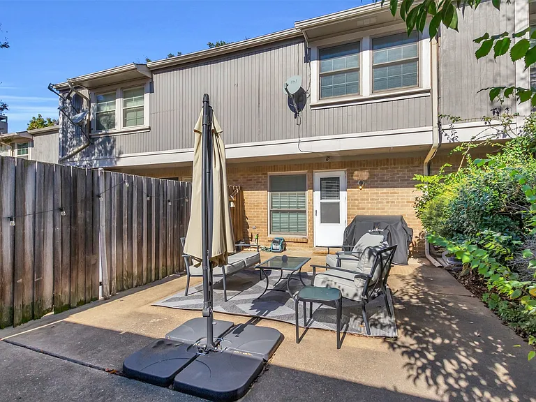 7616 Riverbrook Dr #6 — Photo 22