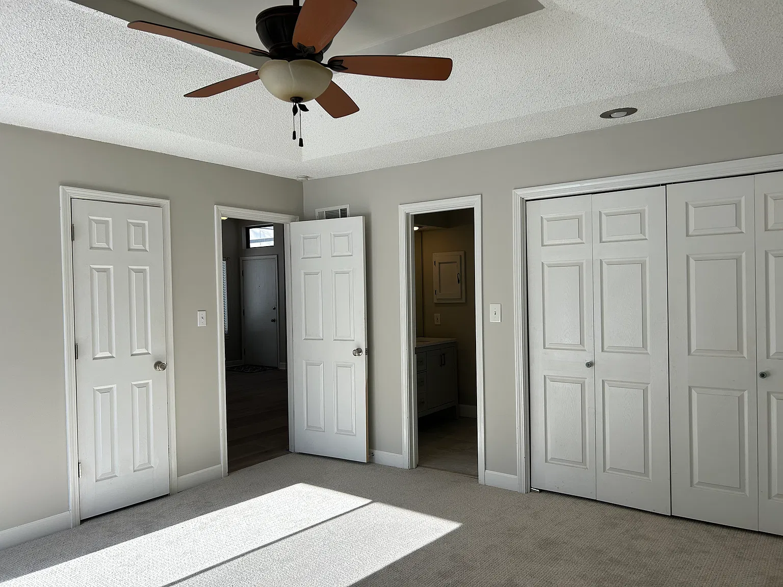 3 bed, 1806 sqft, $2,000 — Photo 3