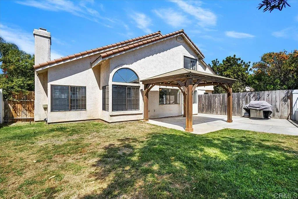 3 bed, 2.5 bath, 1532 sqft, $4,300 — Photo 3