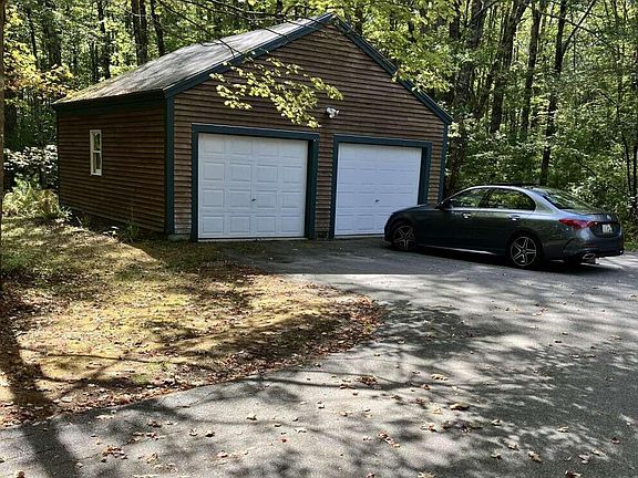 2nd image of 1070 Coles Hill Road