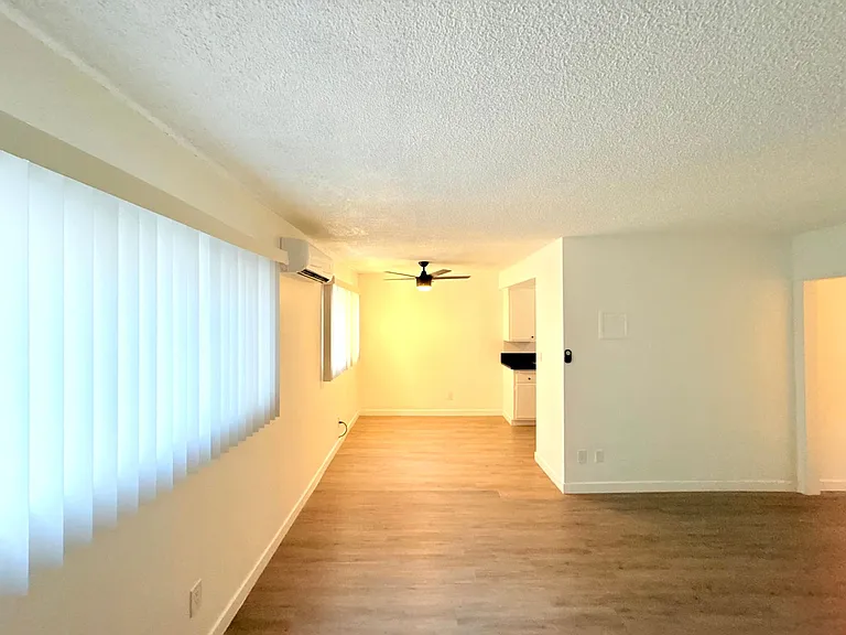 1426 South Point View St. — Photo 5