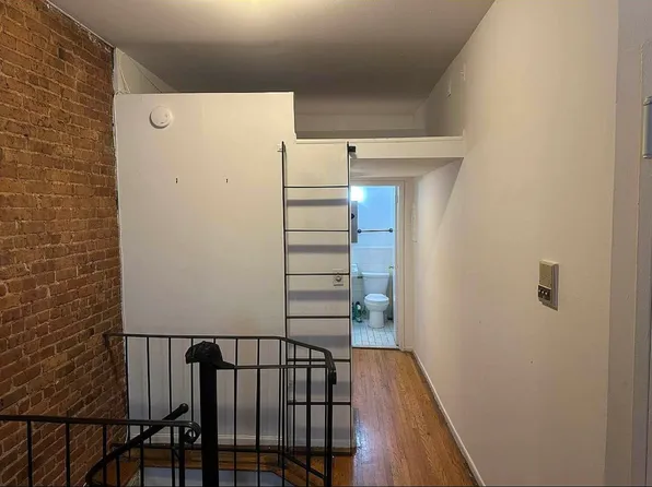 303 East 89th Street image 1 of 7