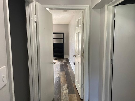 5th image of 591 Spencer Ave #B