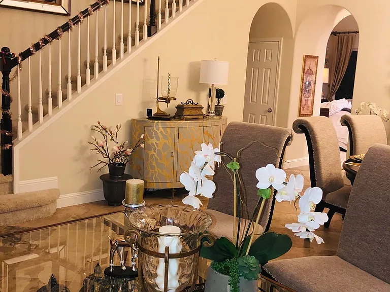 714 Round Hill Dr — Photo 7